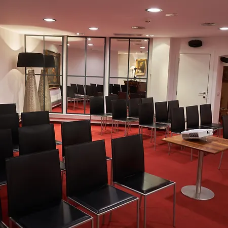 Emilia Hotel 4*
