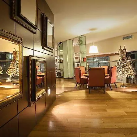 Hotel Emilia 4*