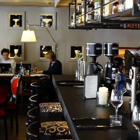 Emilia Hotel 4*